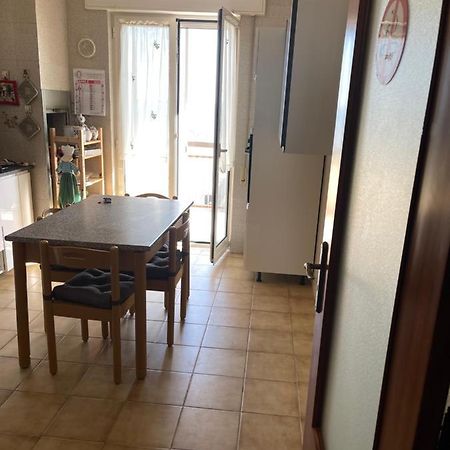 La Finestra Sul Mare Apartment โจวีนัซโซ ภายนอก รูปภาพ
